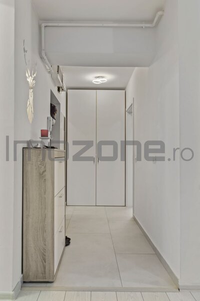 Militari, Pacii, Metrou, apartament 2 camere, curte, 2 loc parcare.